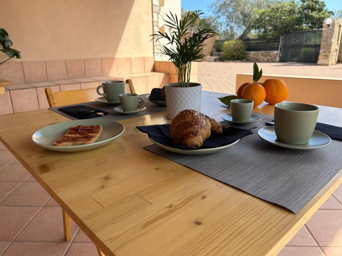 B&B Radice Brucoli Bagian luar foto